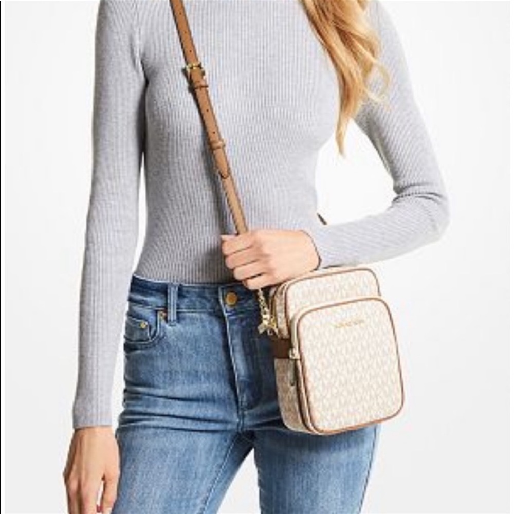 Michael Kors Flight Crossbody Vanilla